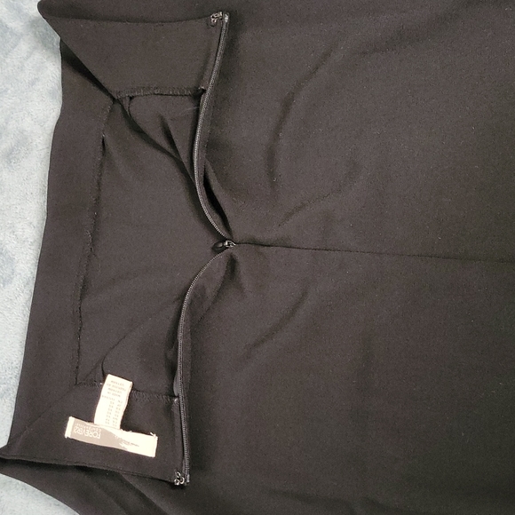 Forever 21 Black Pencil Skirt (Lace Hem) - Picture 5 of 12